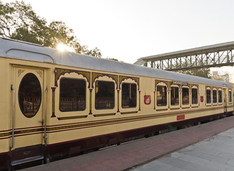 Palace on Wheels