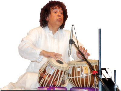 A tabla maestro Zakir Hussain