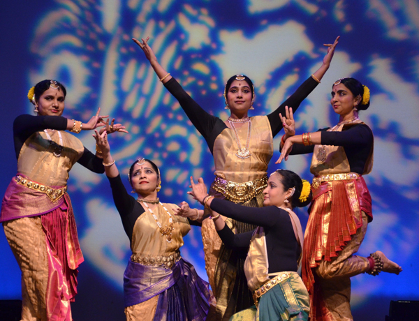 Indian Classical Dance by Ekal Vidhyalaya Foundation