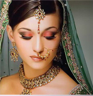 Bridal-eye-makeup-and-Hairstyle-For-wedding