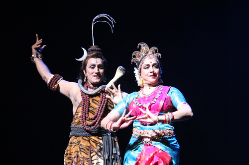 Hema Malini as Durga - A Review By Anita Rao