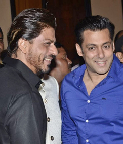 325333-shah-rukh-khan-and-salman-khan-at-baba-siddiqie-iftar-par