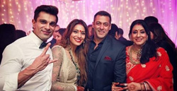 Salman Khan at pre-wedding photoshoot with Karan & Bipasha