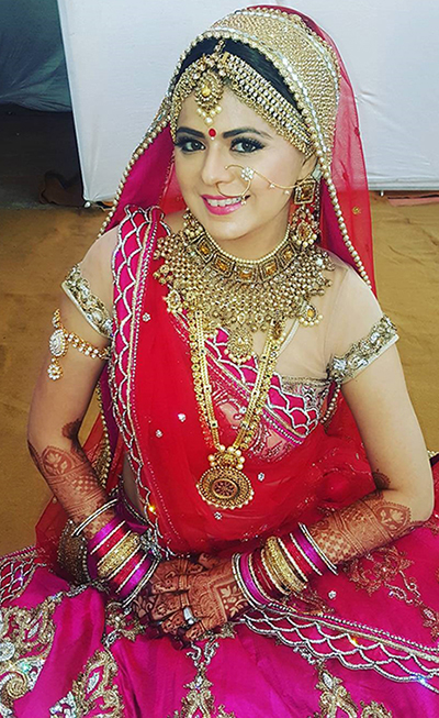 Bollywood Weddings: Rucha Gujarati Weds Longtime Beau