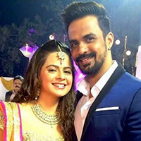 Bollywood Weddings: Rucha Gujarati Weds Longtime Beau