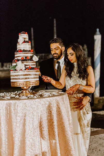 Indian Wedding Reception Cake Cutting Ceremony