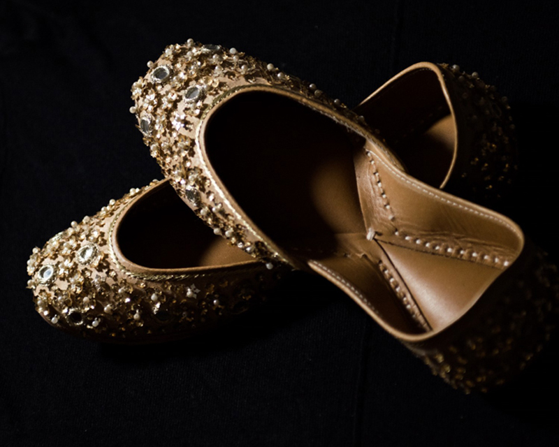 Lovely Indian Bride's Wedding Shoes (Mojadi)