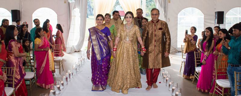 Beautiful Indian Bride's Grand Entrance