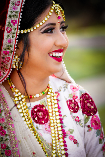 Graceful Indian Bride Photo