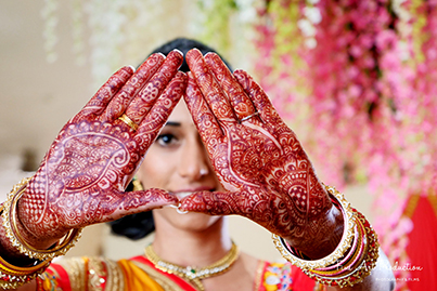 Beautiful Detailed Mehendi of Indian Bride