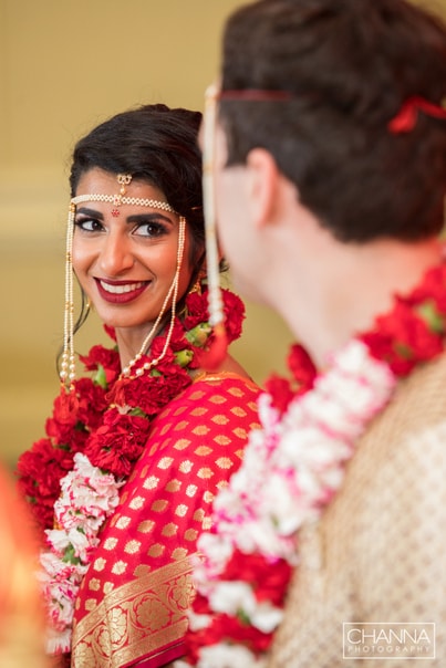 Wedding Couple Wear Floral Garland