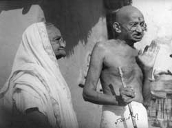 Mahatma Gandhi with his wife Kasturba Gandhi