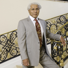 Romesh T. Wadhwani (Founder and Chairman, Symphony Technology Group) Romesh T. Wadhwani (Founder and Chairman, Symphony Technology Group)