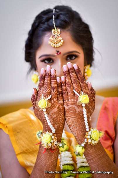 Details of indian bride Mehndi and Jewelry