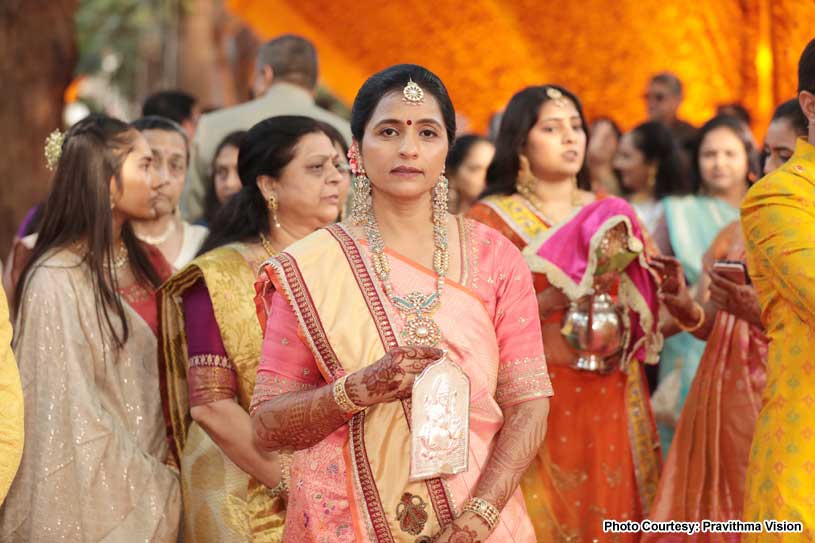 Family member Holding Wedding rituals Items