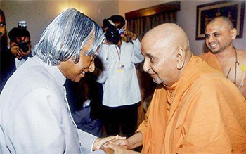 Pramukh Swami with Abdul Kalam