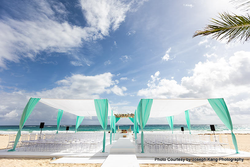 Blue and white decoration match with sky and sea