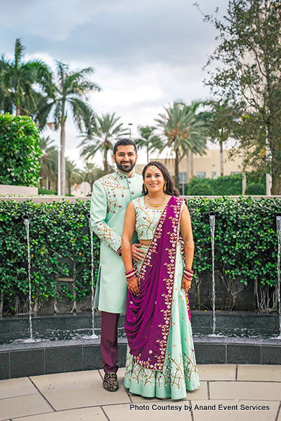  Indian wedding couple Posing for outdoor shoot