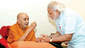 Narendra Modi meets Pramukh Swami Maharaj