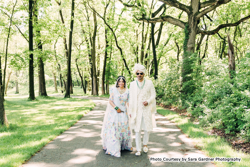 Indian bride and groom looks Maharaja and Maharani