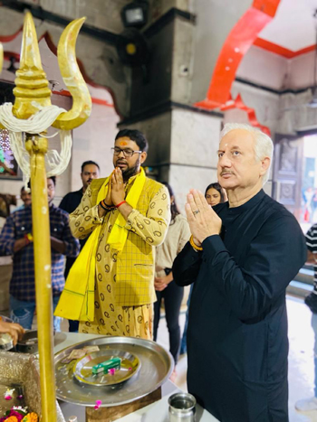 Anupam Kher Visits Kailash Temple In Agra