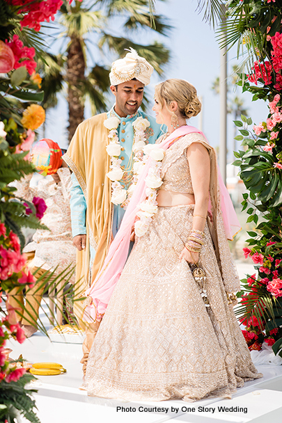 indian wedding couple 