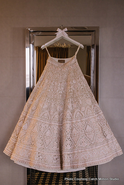 Indian bride wedding costume