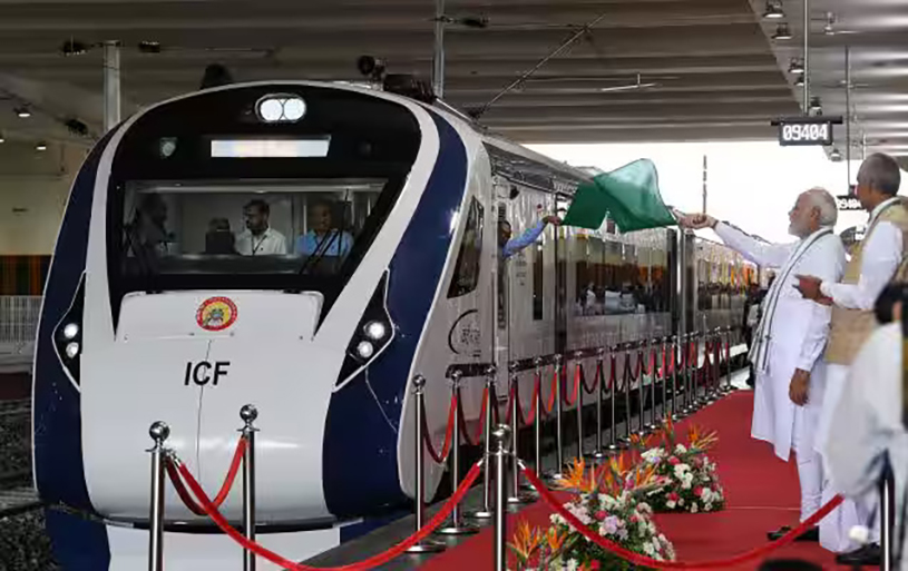 The Prime Minister, Shri Narendra Modi flags off the Vande Bharat Express