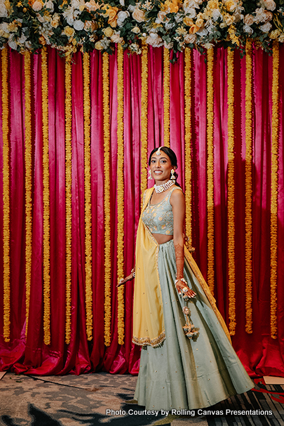 Flower Jwelery look so traditional