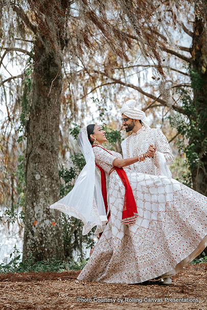 What a romantic moment for bride and groom