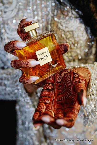 marvelous indian bride's wedding mehndi