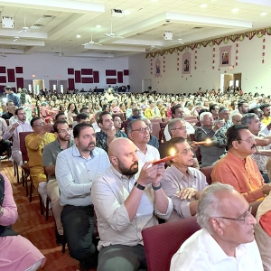 Crowd in BAPS Silver Jubilee Grandeur
